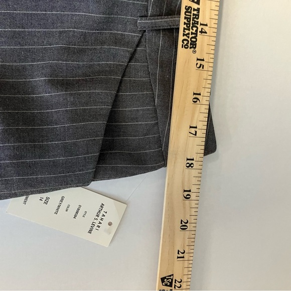 TAHARI Arthur S Levine SUIT COAT & PANTS GREY WITH WHITE PIN STRIPES SIZE 14 NWT - Picture 10 of 15
